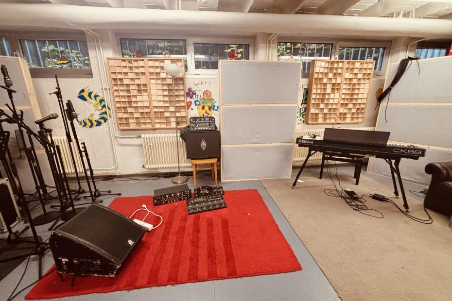 Unser Tonstudio nimmt Fahrt auf – und sucht noch einen Namen!